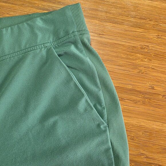 Athleta Brooklyn Ankle Pants Women’s 10 Green Mid Rise, Stretch, Tapered Leg - Picture 2 of 12